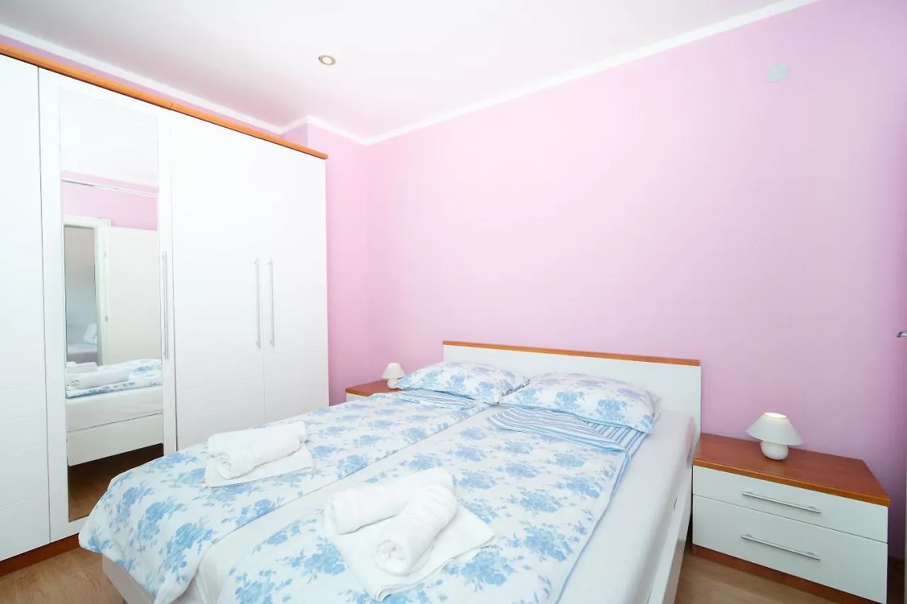 Apartments Oriana Rabac