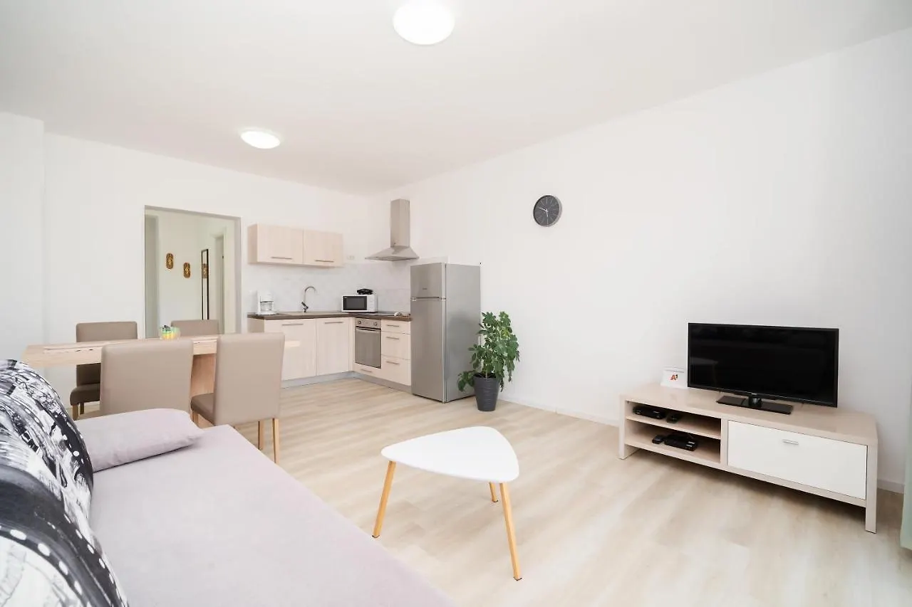 Apartments Oriana Rabac