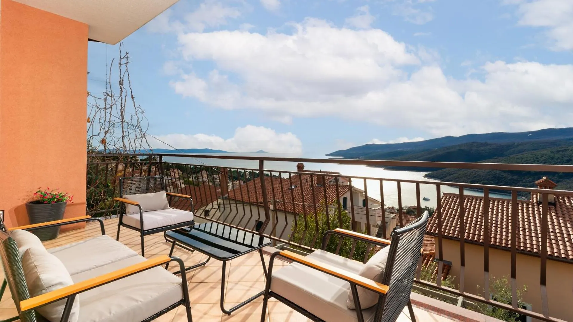Apartments Oriana Rabac